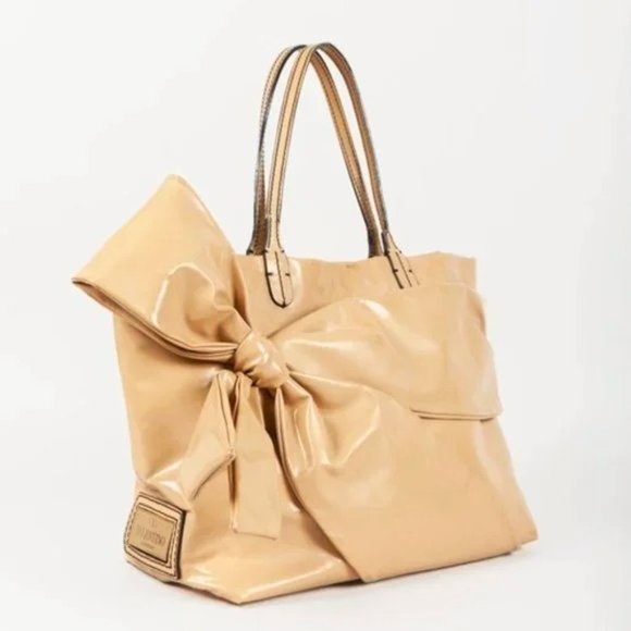 Valentino Garavani Large Lacca Sand Bow Trim Tote - Picture 2 of 11